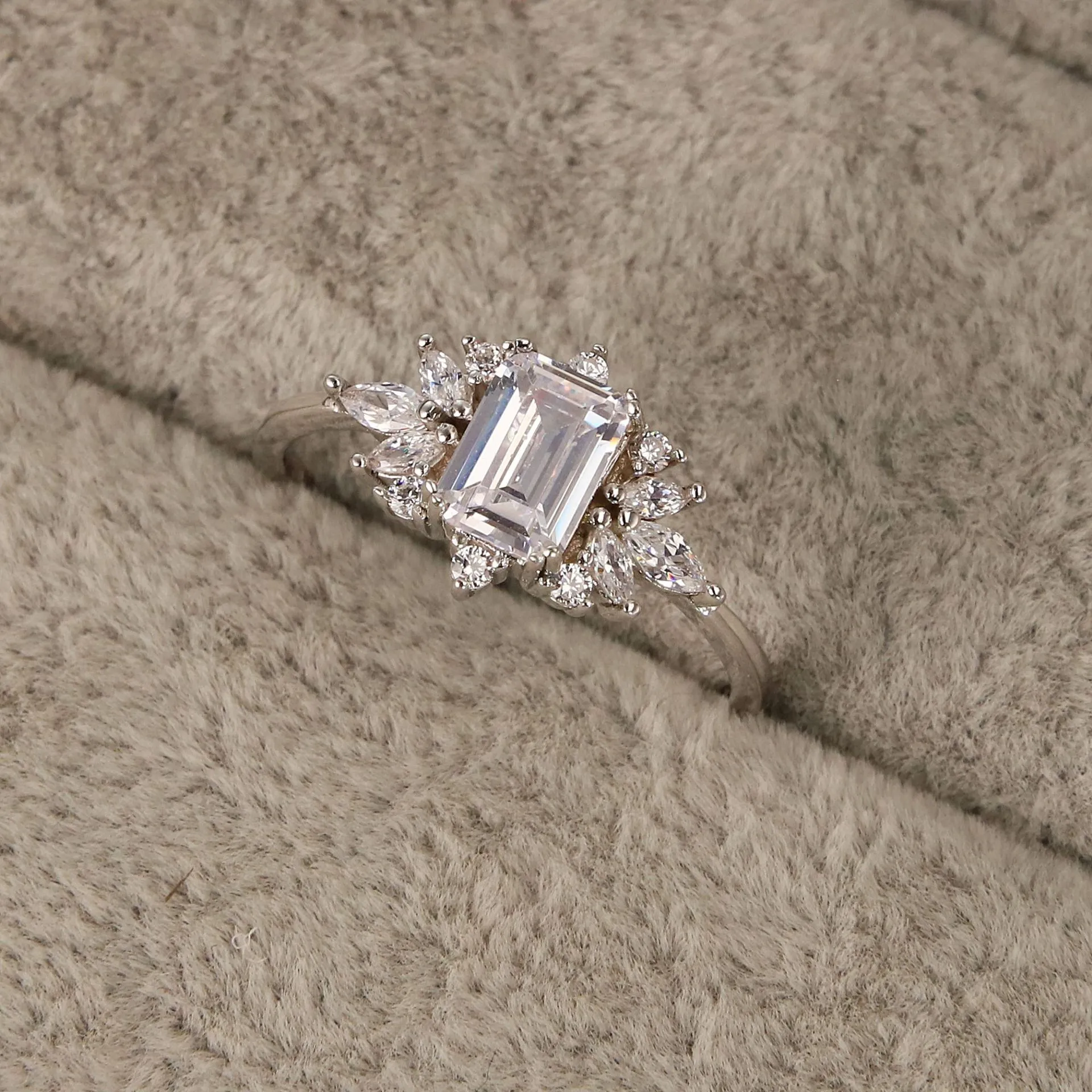 S925 Sterling Silver Luxury Zircon Diamond Ring Personnalité élégante Bague de mariage Bague de conception simple