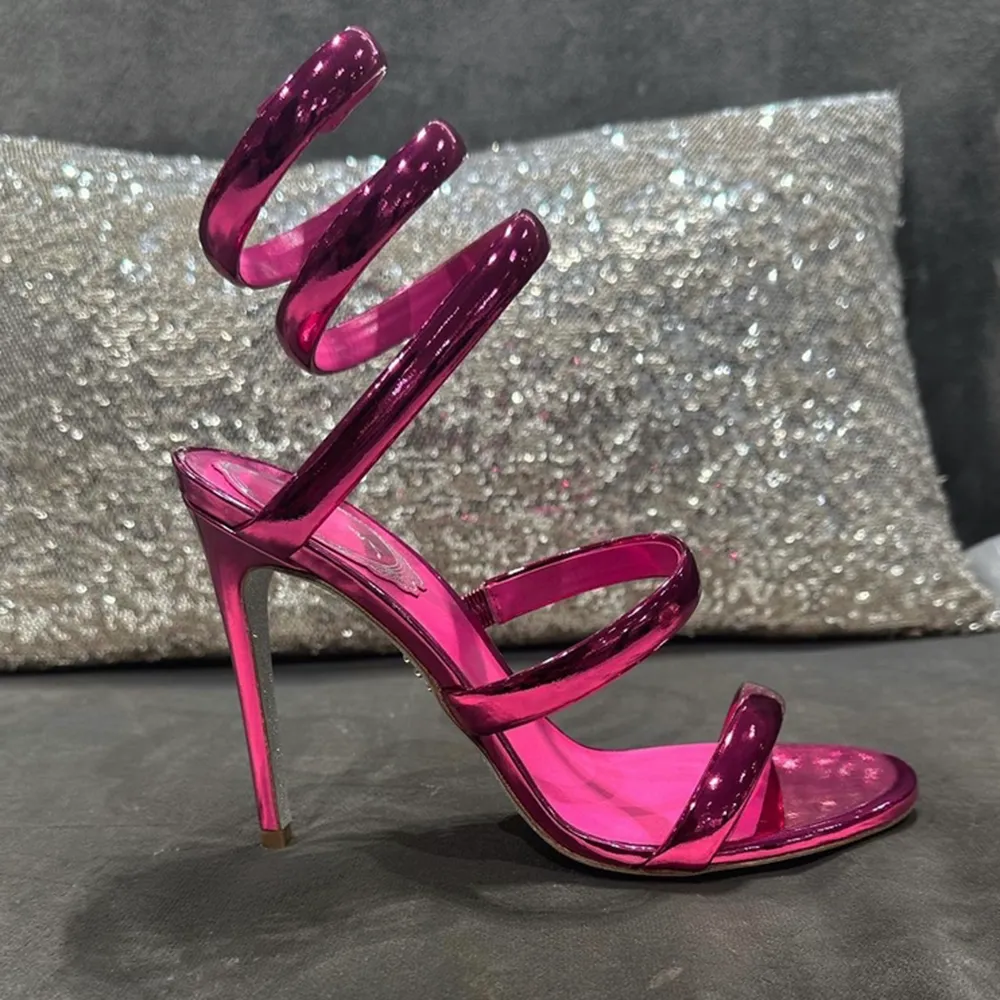 Yeni Cleo Ayna Deri Stiletto Sandalet 95mm Rhinestone Elbise Ayakkabı Moda Yüksek Topuklu Ayak Ayakkabı Ayak Bileği Sargısı Lüks Tasarımcı Fabrika Ayakkabı 43