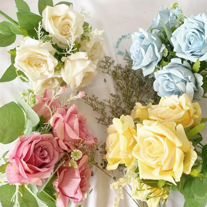 装飾的な花5ヘッドローズ人工花の花束、ブライダルウェディングパーティーフェスティバルマリアージ装飾用のリアルな花バラシルク