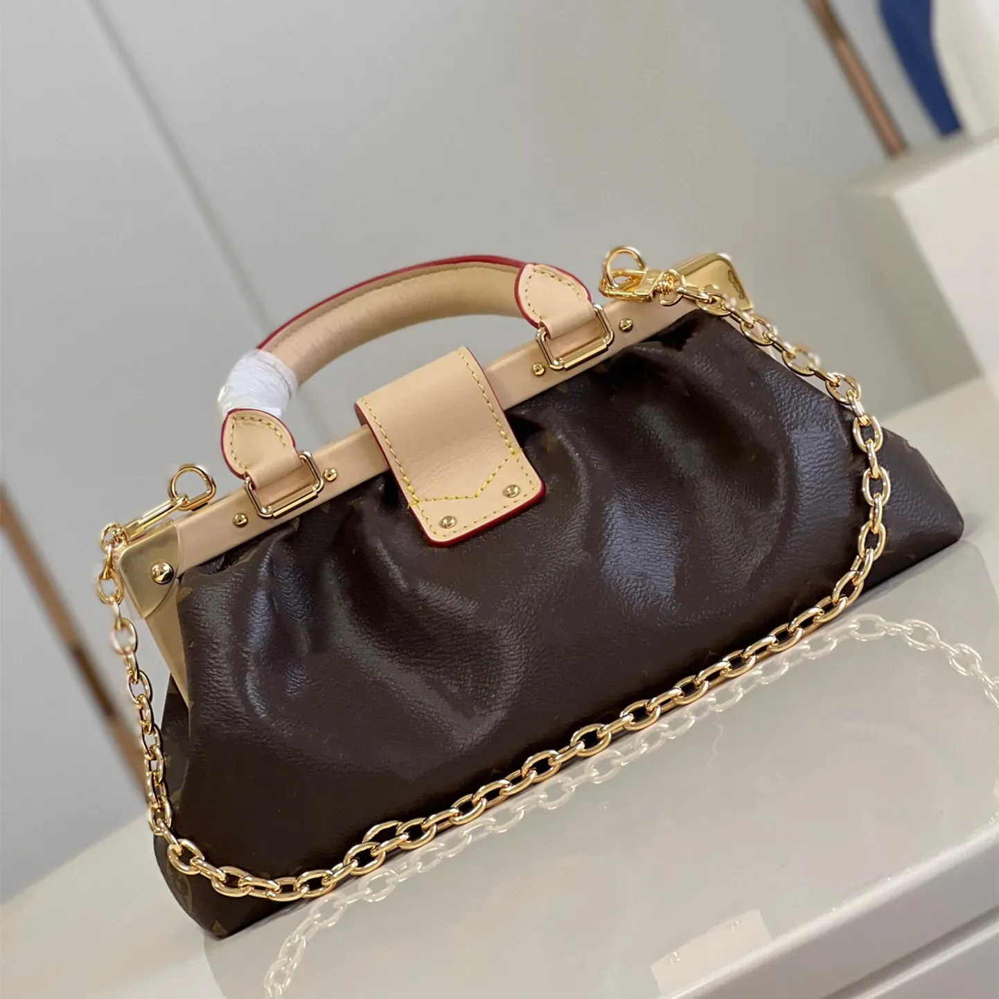 Amazing M46544 Luxurys Designers Ladies Monograms Clutch Bag Cloud Pack Handbag S-lock Leather Chains Shoulder Bags Womens Dumpling Handbags Purses