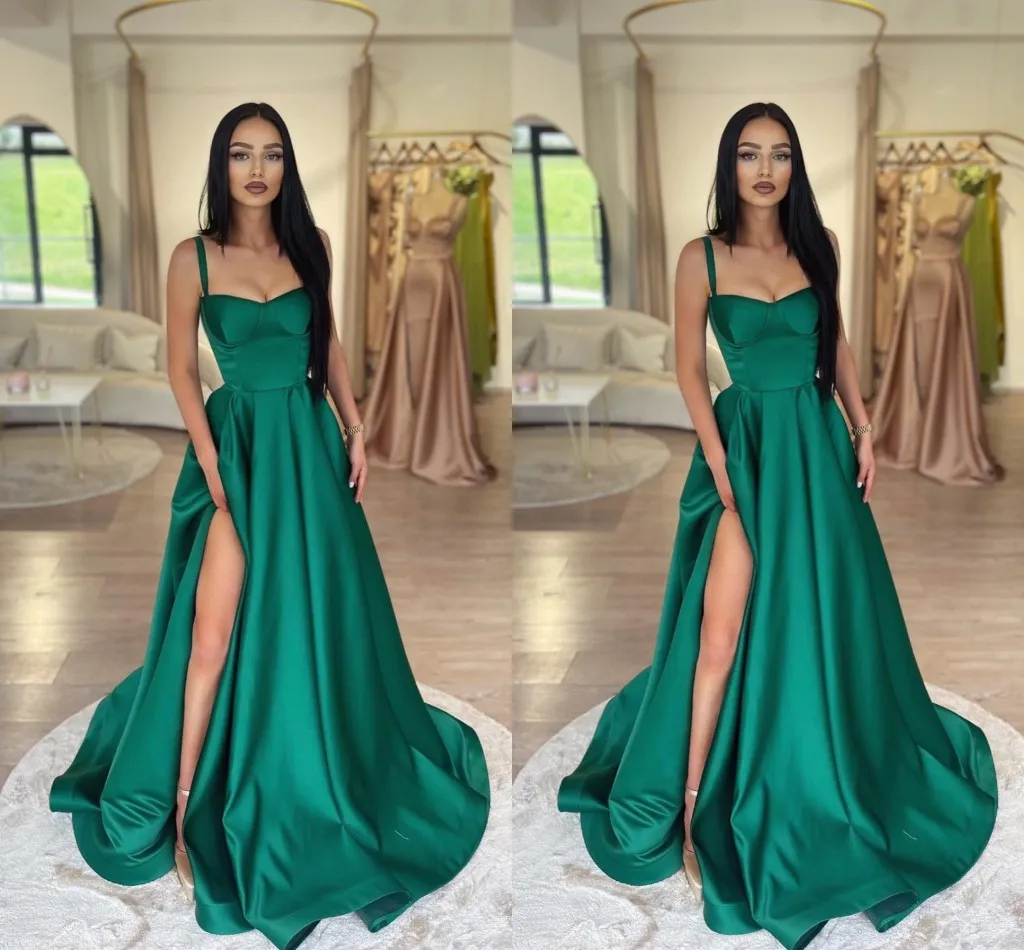 Emerald Elegant Green A Line Evening Dresses for Black Women Plus Size Spaghetti Straps Draped Formal Ocns Prom Party Celebrity Birthday Pageant Gowns