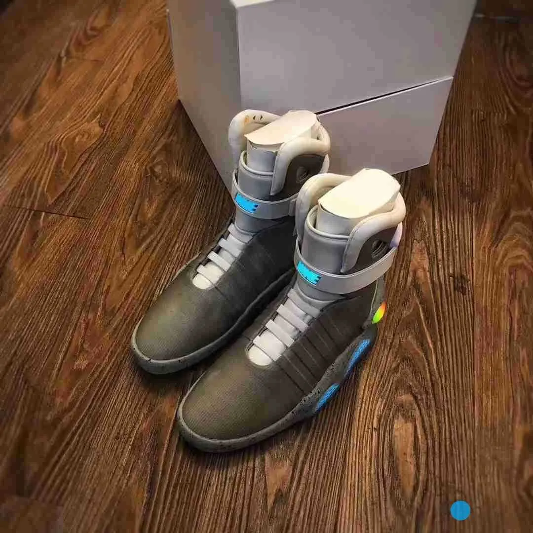 2023 TOP Ritorno al futuro Air Mag Sneakers Le scarpe Led di Marty Mcfly si illuminano nelle sneakers Mcflys grigio scuro taglia 38-47