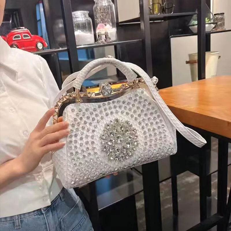 Yeni Moda Patlayıcı Doku Kıdemli Sense Crossbody Bag Büyük Kapasiteli Elmasla İnişli Çanta Omuz Çantası Kadınlar
