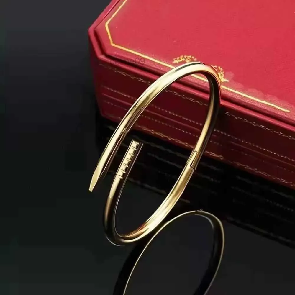 Luxury Classic Nail Armband Love Fashion unisex manschett Par Bangle Gold Jewelry Valentine's Day