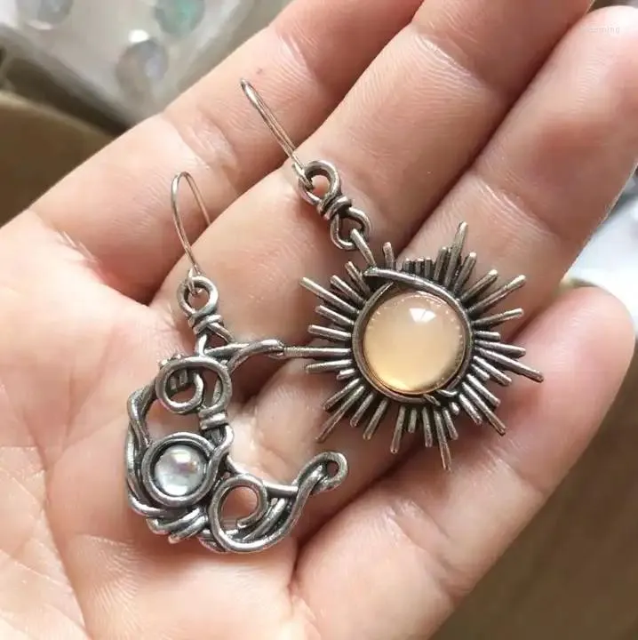 Kolczyki Dangle Bohemian hurtowe starożytny srebrny srebrny retro księżycowy kamień sunmoon asymetryczny kolczyki boho haczyka