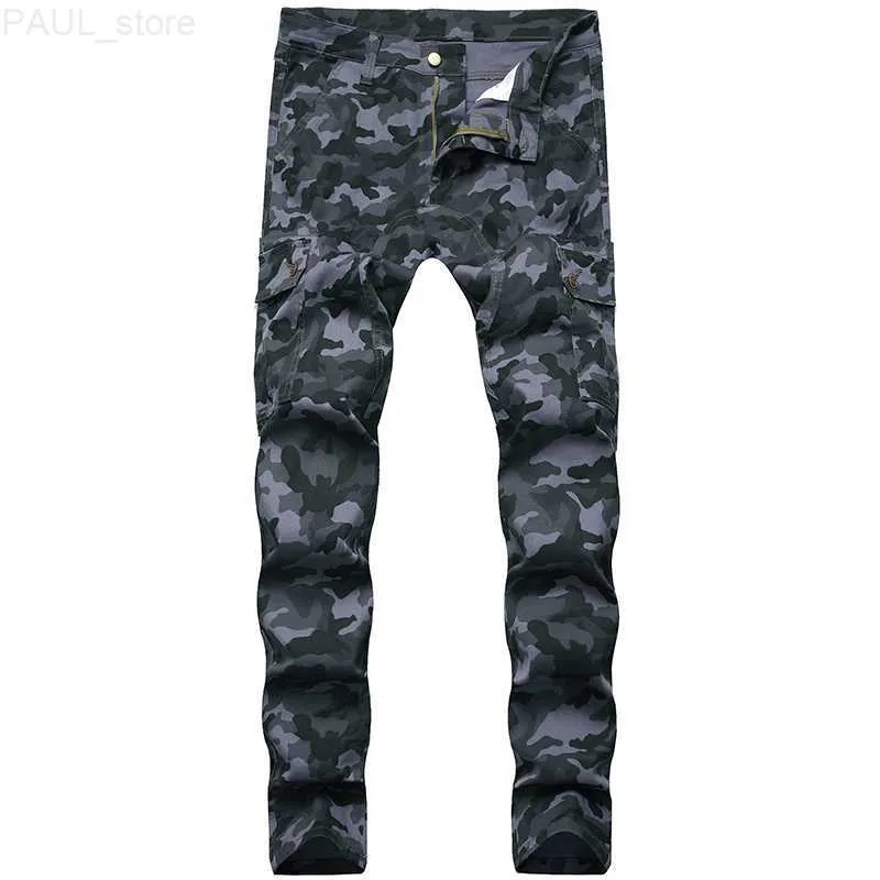 Heren Jeans Mannen mode multi-pocket mannen legergroen broek lange jeans Europese en Amerikaanse plooien Slim fit L230724