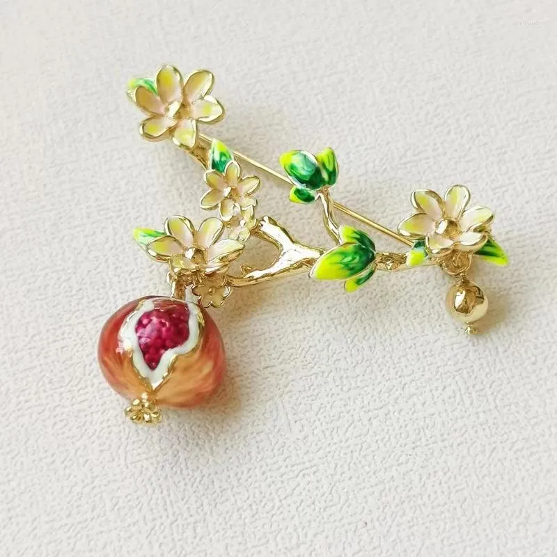 Brooch wholesale lots hot sale