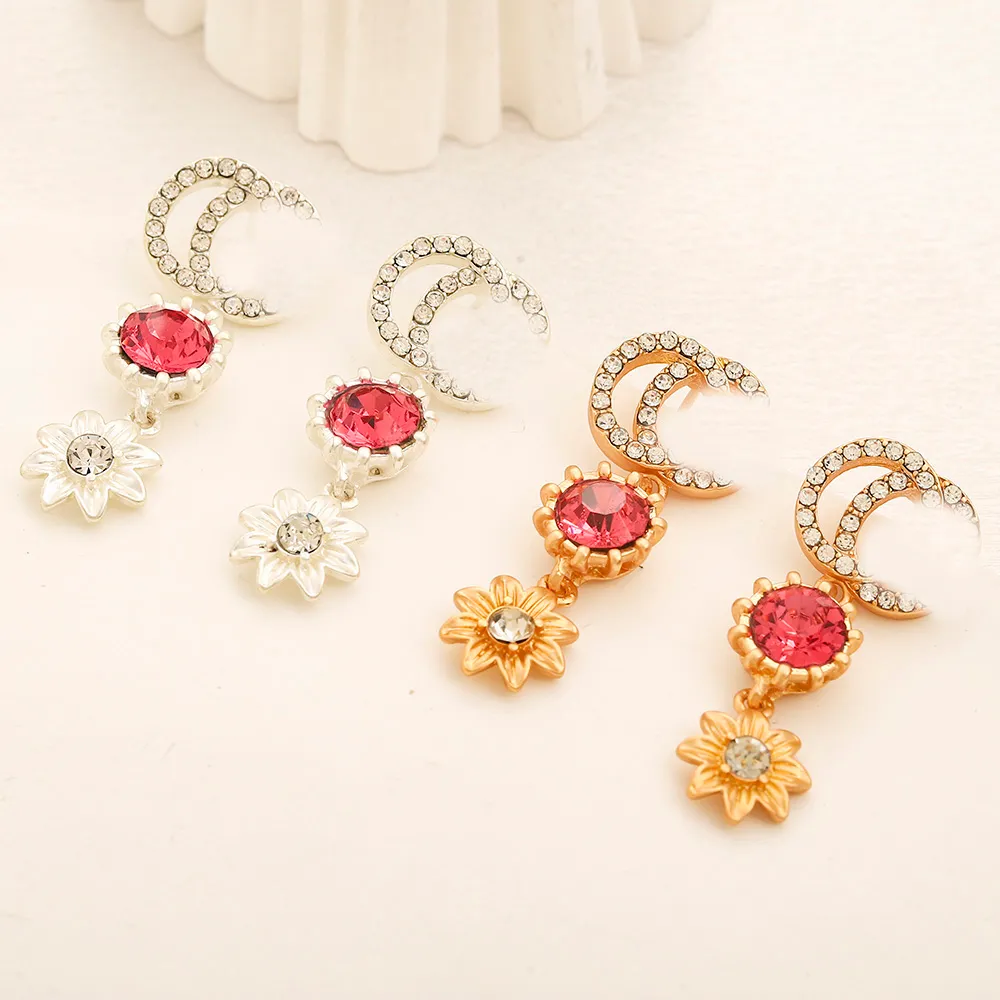 18K 골드 도금 스테인레스 스틸 스터드 귀걸이 패션 여성 기하학적 브랜드 Desigenr Letter Inlay Crystal Rhinestone Pearl Earring 여성 웨딩 보석 선물