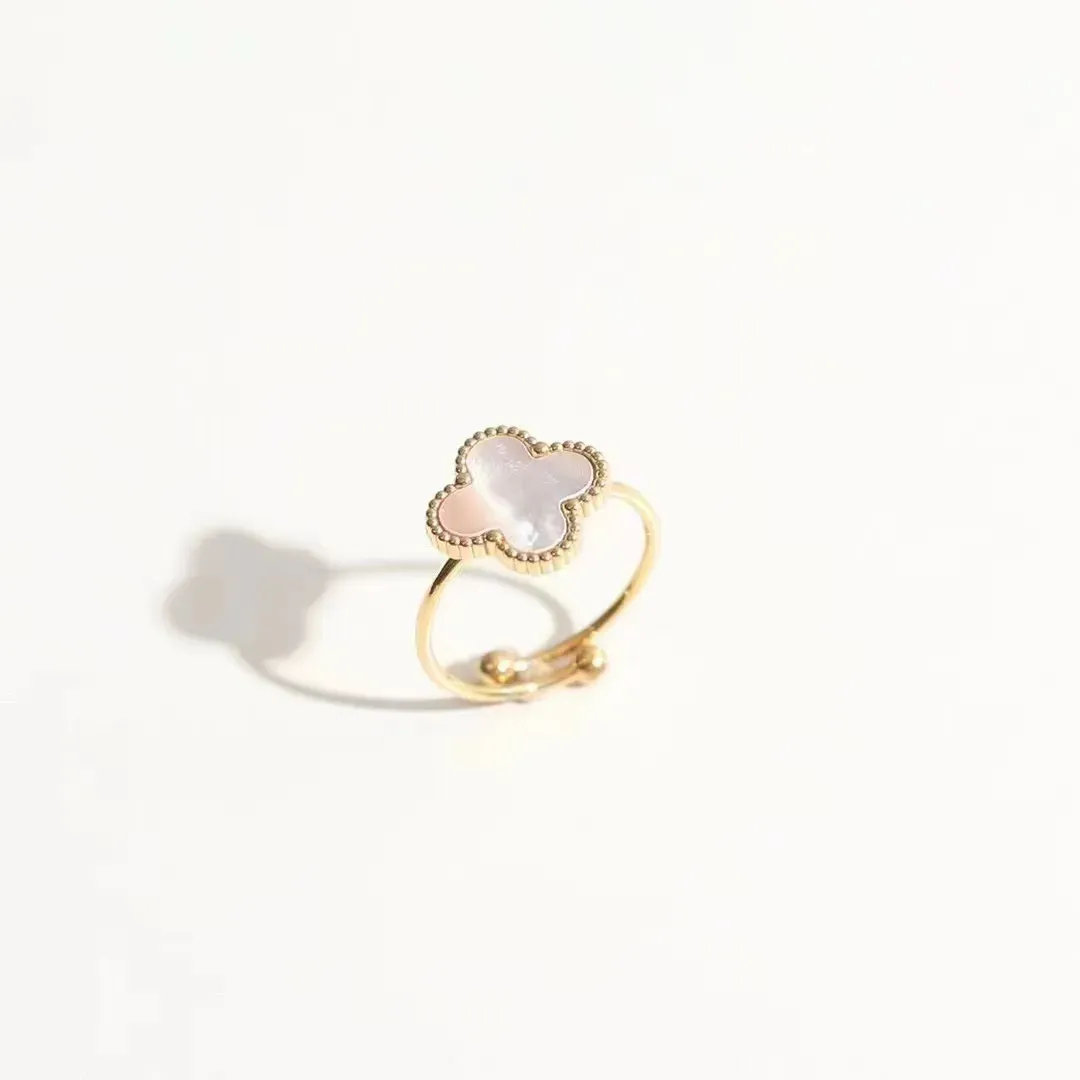 Дизайнерские ювелирные украшения Clover Ring Classic Diamond Butterfly Ring обручальные кольца женщины мужчина любовь кольцо золото серебристого хромированного сердечного кольца G237253C