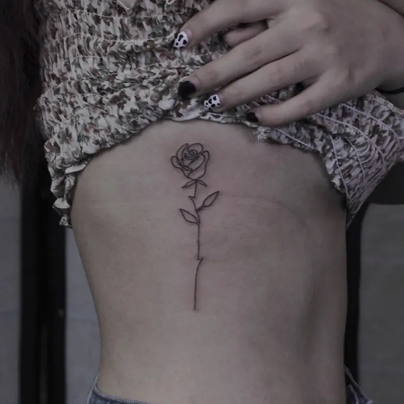 Rose noire imperméable faux tatouages femmes filles bras jambes taille clavicule fleur transfert décalcomanies corps Art temporaire tatouages autocollant