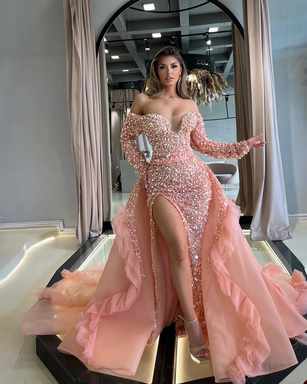 Evening Dress Vince Camuto Pink Gown Stylish Mermaid Evening Dresses Long Sleeves V Neck Appliques Beads Evening Dress Vince Camuto Pink Gown Stylish Mermaid Evening Dresses Long Sleeves V Neck Appliques Beads