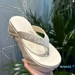 Designer 2023 Summer Flip-flops Thick Soles Non-slip Jelly Clamp Foot Wearing Flip-flops Beach Shoes Women