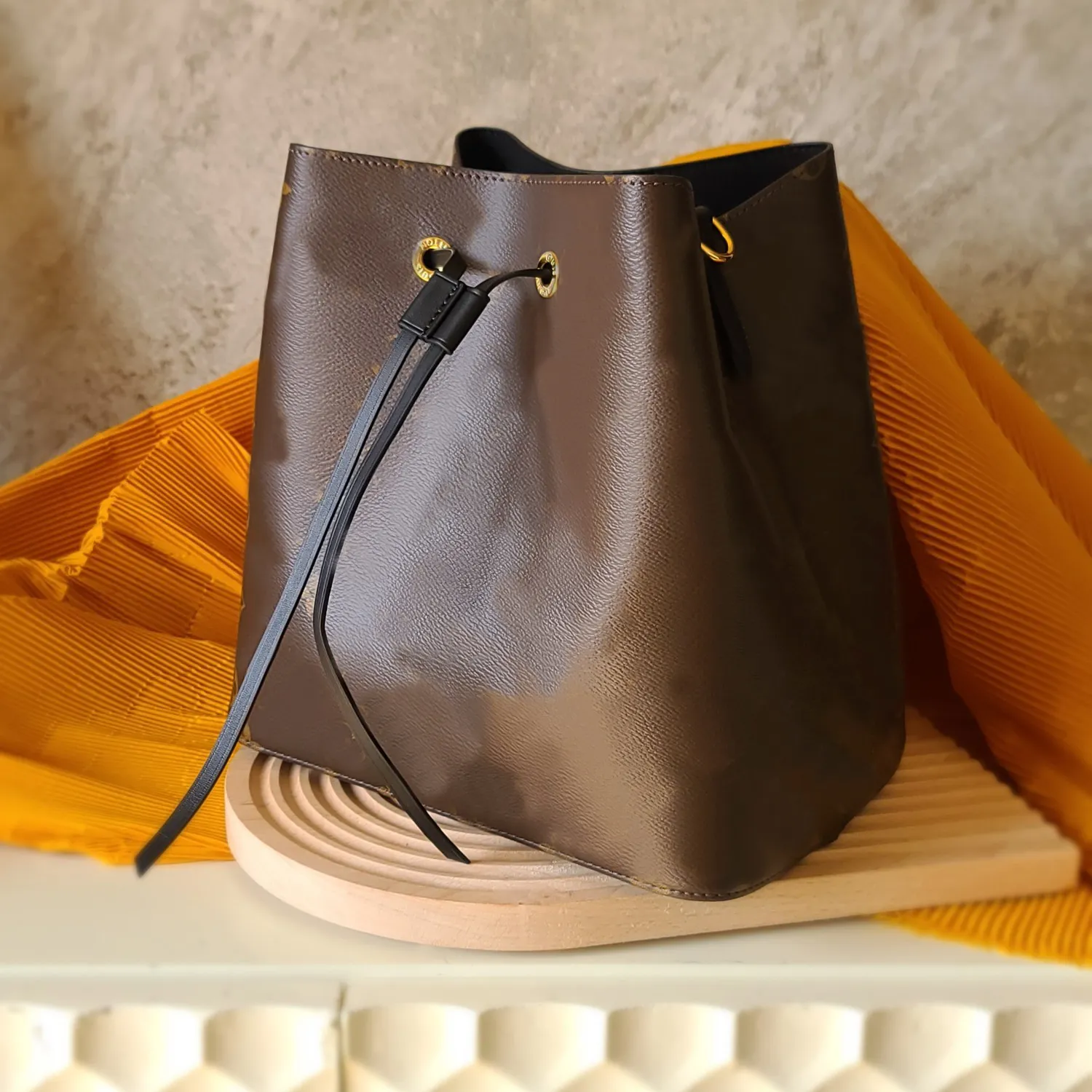 Sacs de seau de créateur 9a Luxurys sac à dos authentique en cuir authentique 26 cm High Imitation Machage avec boîte