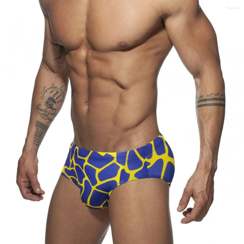 Erkek Mayo Avrupa ve American Ins Style Düzensiz Çizgi Bıldırı Yüzme Şort Moda Fitness Sıkı Hızlı Kurutma
