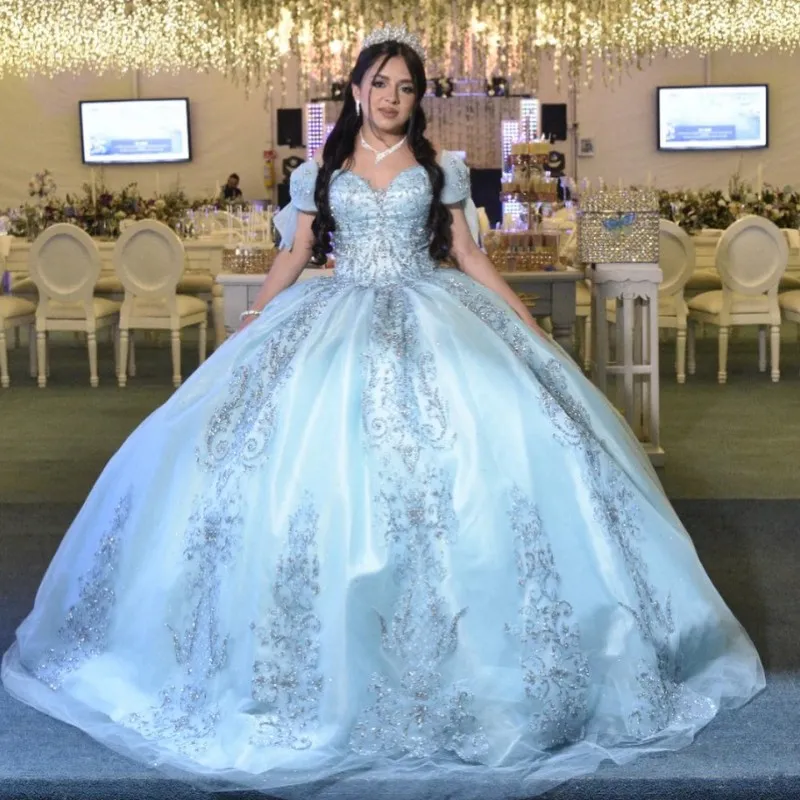 Abiti stile Quinceanera con scollo a cuore blu cielo Abito da ballo 2024 Abito da ballo in tulle con perline di pizzo applique Puffy Sweet 15 16 Abito