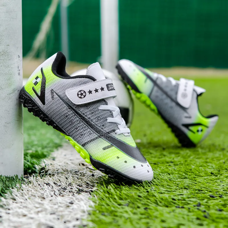 2022 Outdoor Black Green Soccer Shoes for Children Non slip TF Football Futsal Shoes Kids School Sneakers Boy taquetes de futbol