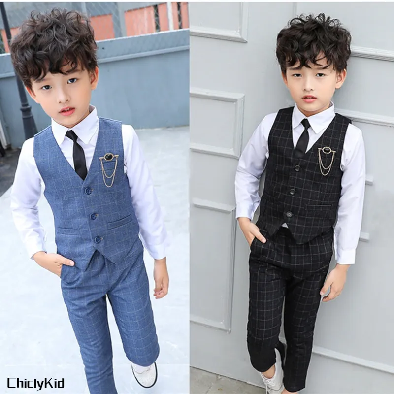 Suits Boy Plaid Vest Blazer Kids Waistcoat Wedding Clothes Set Toddler Formal Dress Suit Child Brooch Shirt Pant Baby Gentlemen Outfit 230724