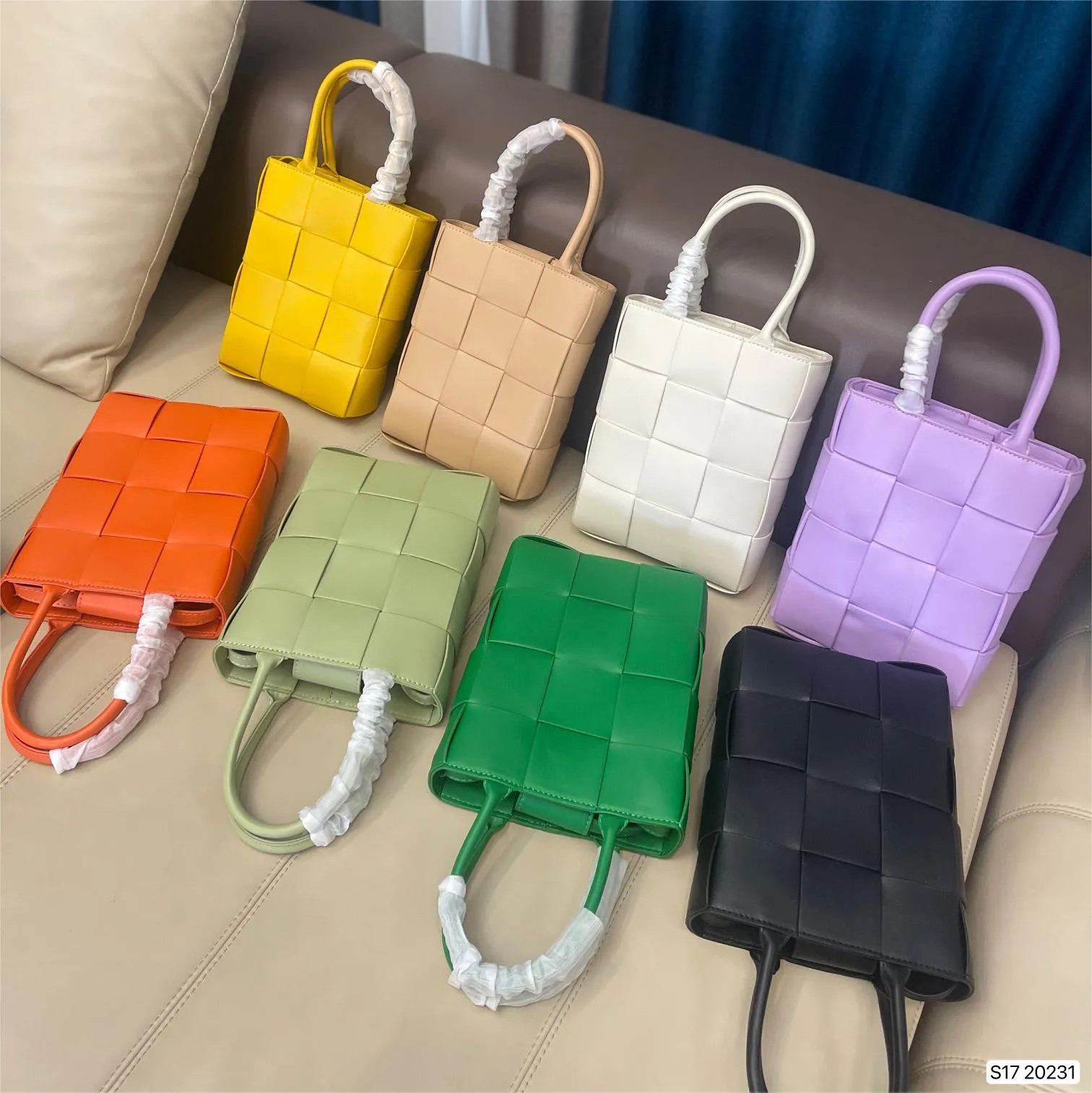 Designer Real Leather Cassette Tote Bag Second Hand Bricks Candy Weave designer-real-leather-cassette-tote-bag-second-hand-bricks-candy-weave