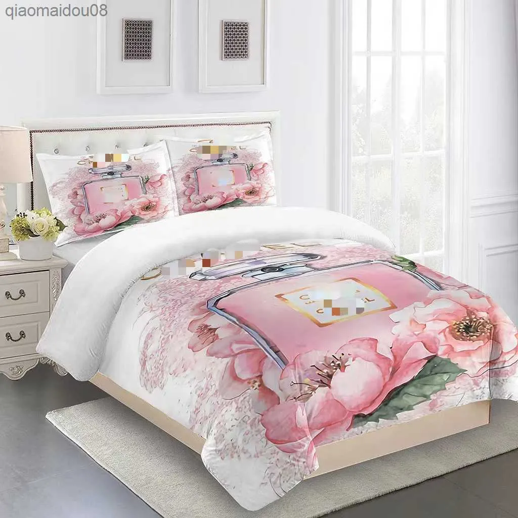 Custom Brand Designer Perfume Bottle Flower Luxury Modern 3pcs Bedding set Polyester Duvet Cover Set and 2PCS cover L230704