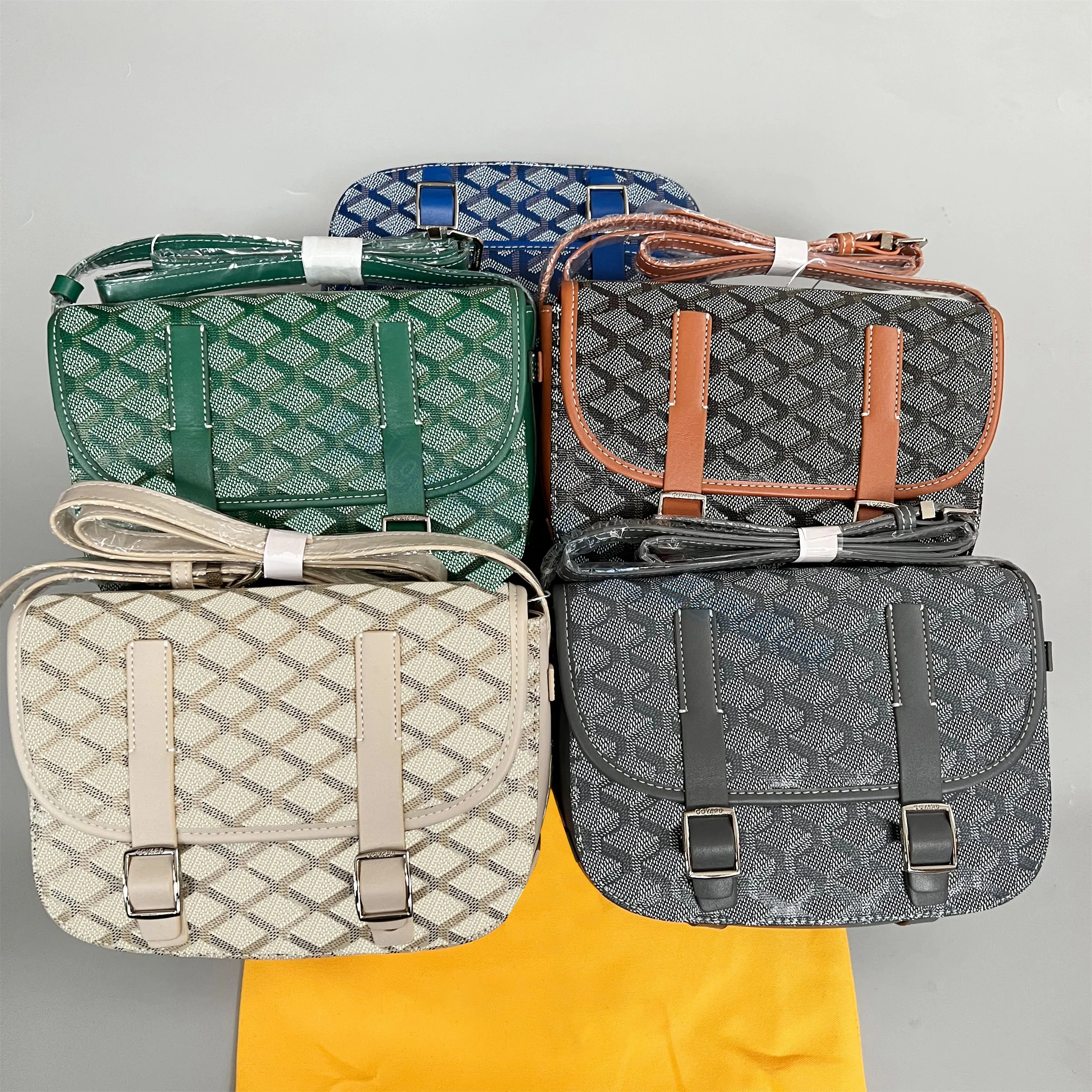 Sacos de mensageiro de designer carteiro carteira envelope moda bolsa de embreagem alta qualidade férias de verão bolsas cross body bolsas femininas bolsas masculinas bolsa de ombro de couro genuíno