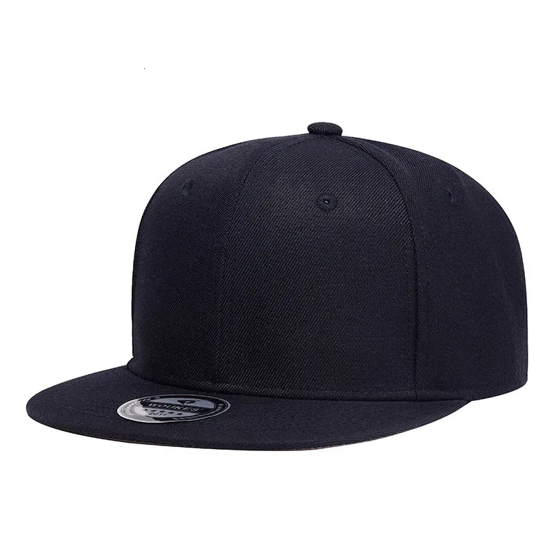 Bollkåpor Högkvalitativ herr rak hatt Flat Top Hip-Hop Buckle Hat Kvinnor Solid Black Baseball Cap Wool Polyester Flat Head Bill Kasquet 230724