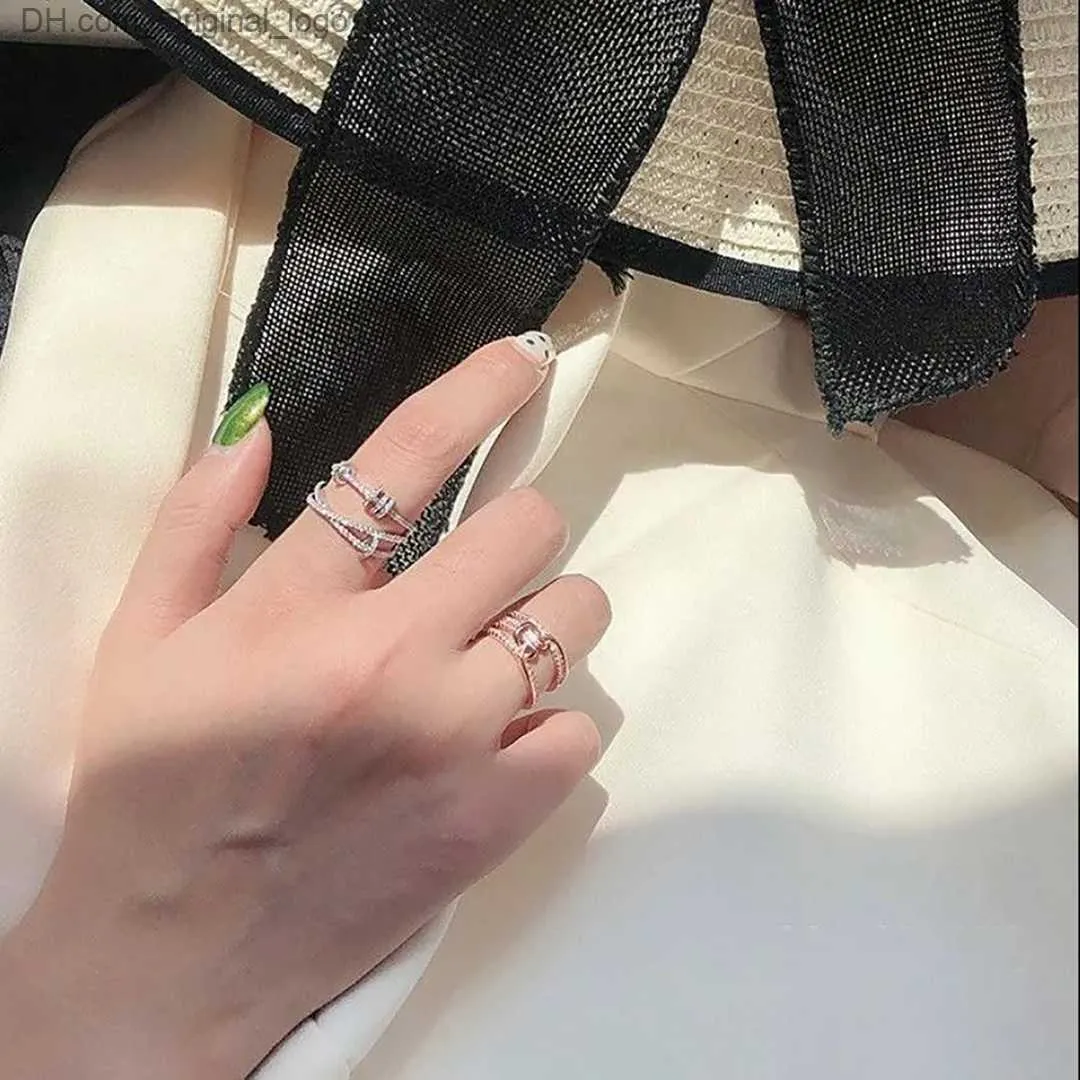 Index finger shop rings female