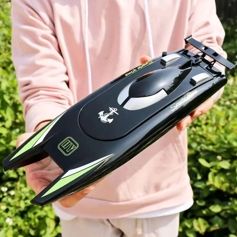 Elektriska/RC-båtar Children's Remote Control Speedboat High-Speed ​​Remote Control Boat Water Electric 2.4G Frekvens Laddning Långt uthållighet Leksaker 230724