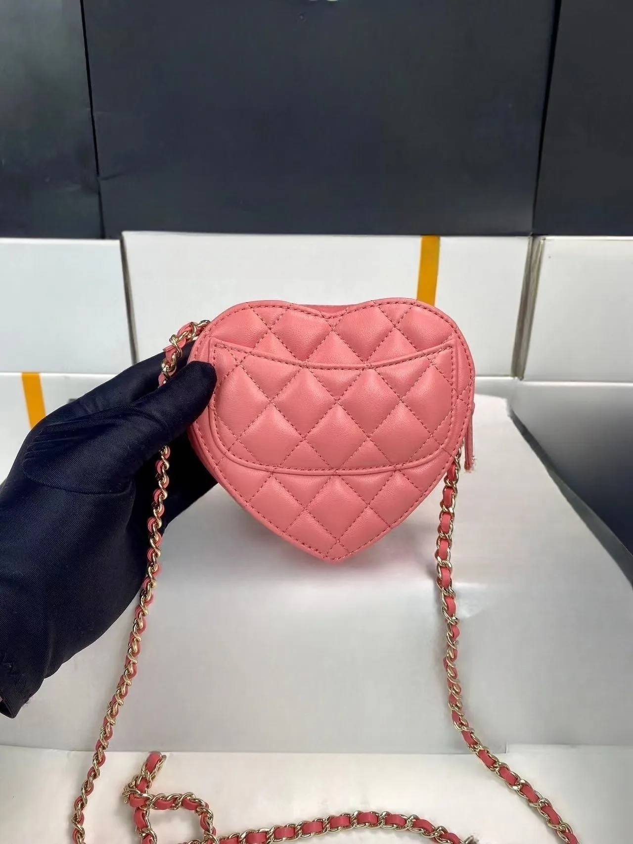 Kadın Lüks Çantalar Çanta CC Mini Çanta Crossbody Tasarımcı Çantalar ŞEKİL CC Kalp Çanta Omuz Çantası Zinciri WOC Çantalar Kadın Şık Çantalar İçin Gerçek Deri