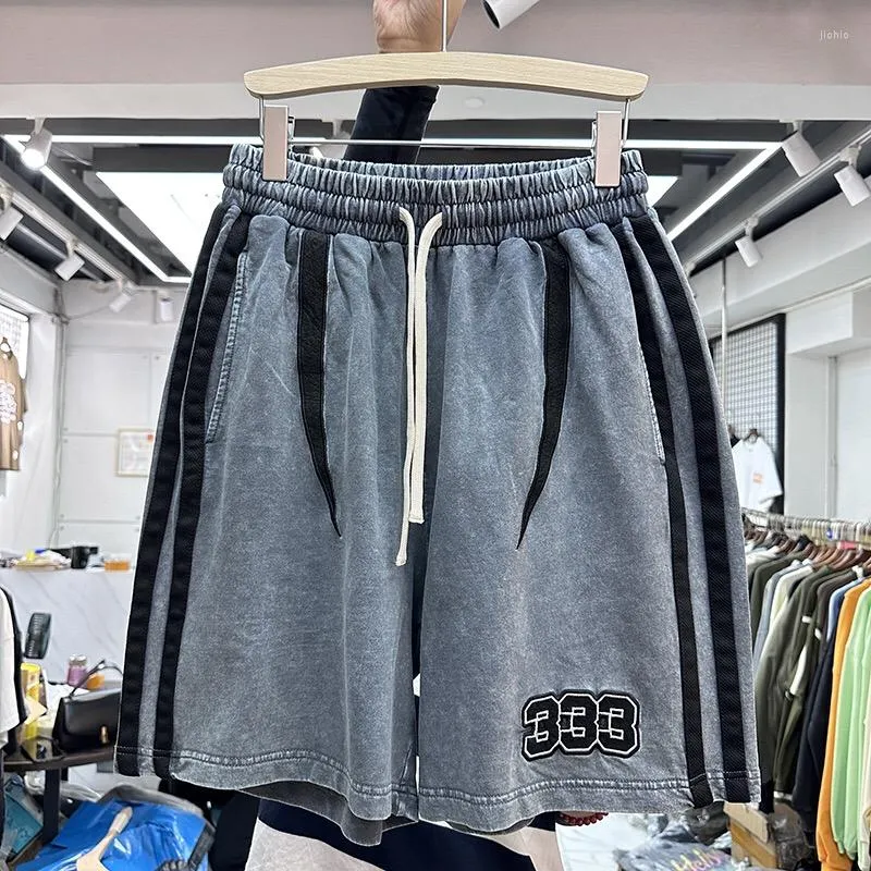 Herrenshorts mit Klebeband, bestickt und genäht