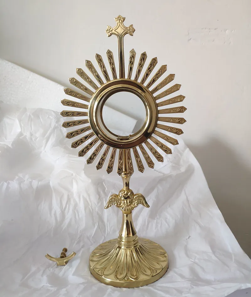 Dekorativa föremål Figurer Holy Box Reliquary Brass Ostensorium Katolska Angel Ray Monstrance med Circule Lune Hight Polished Church Supplies 230725