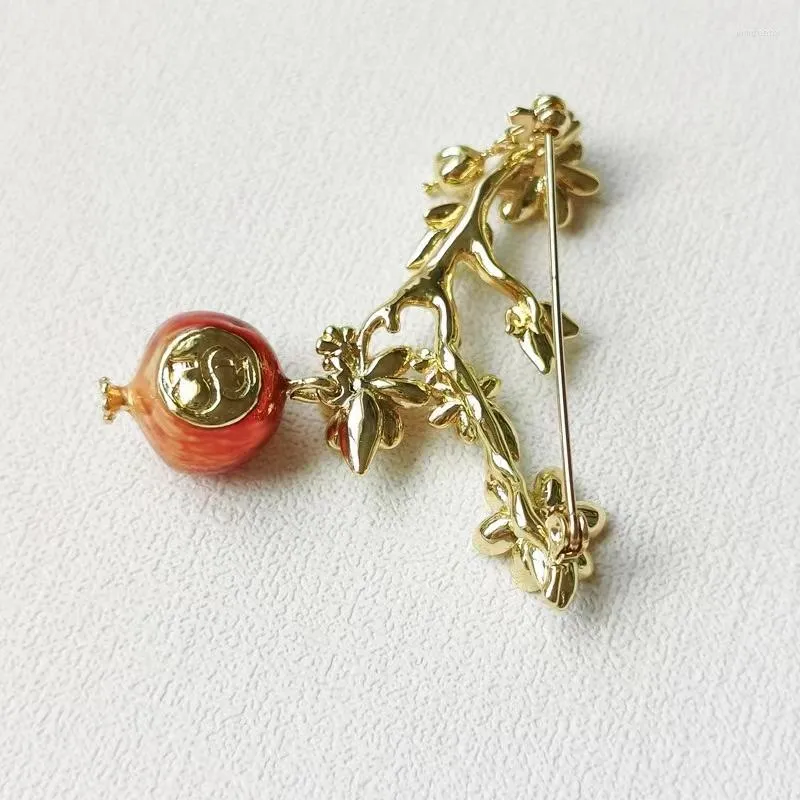Gold brooches wholesale clearance
