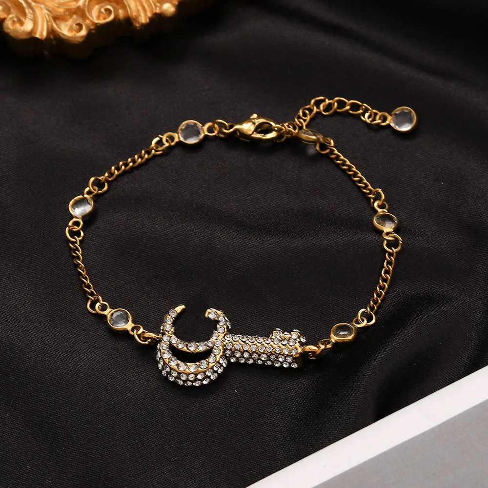 Diseñador Pulsera con letras de diamantes Pulsera con dijes de diseñador Chapado en oro de 18 quilates Amor Nueva joyería de lujo Compromiso Pulsera para fiesta de bodas Regalo