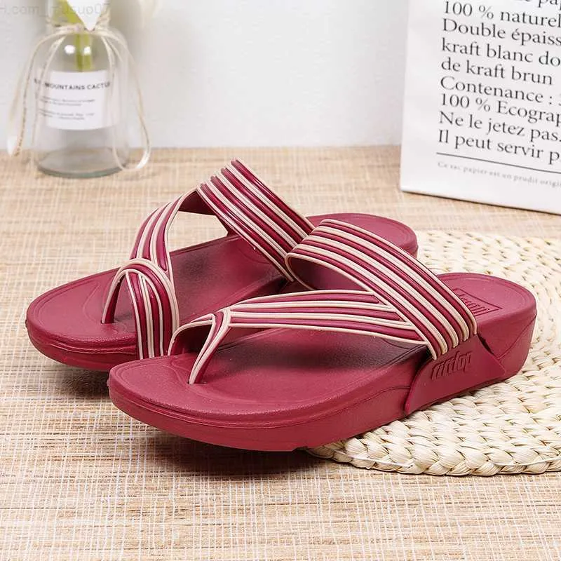 Walkaroo slippers cheap for ladies