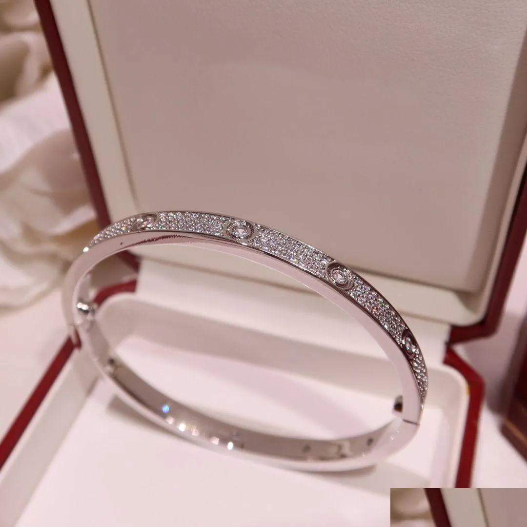 Bracelet Amour Diamants Au 750 Laiton Plaqué Or 18 K Ne Se Fane Jamais Réplique Officielle Bijoux Top Qualité Marque De Luxe Couple Bracelets Classique Dhwdu