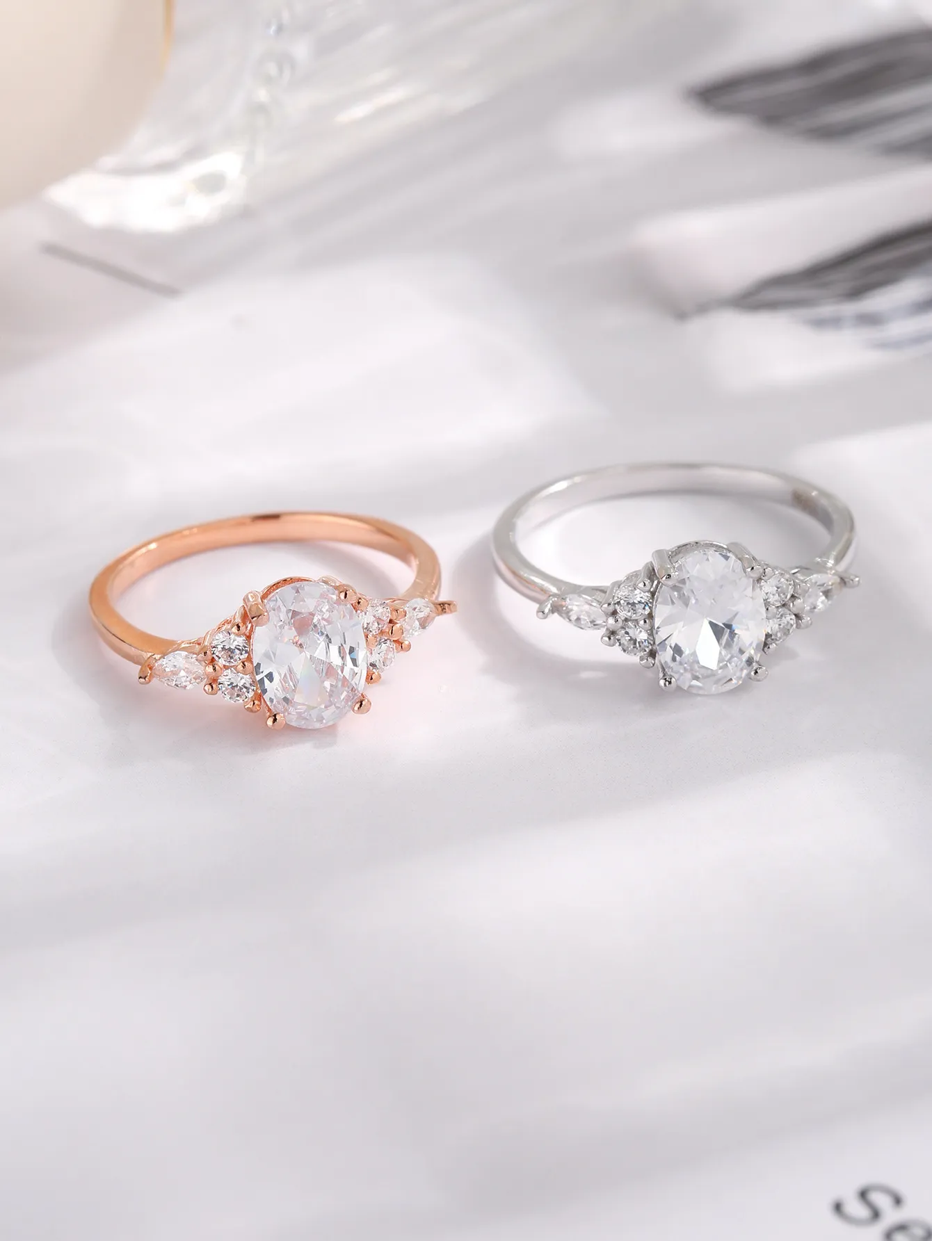 2023 Nuovo anello geometrico da donna in argento S925 Serie Sen Anello bianco chiaro Anello da donna dal design semplice europeo e americano