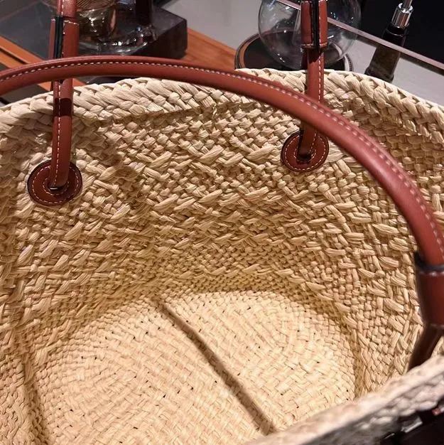 Pièce de piste classique : sac panier tissé à la main de grande capacité – fourre-tout de jardin en cuir véritable, sac à main pour femme à une épaule de style romain.