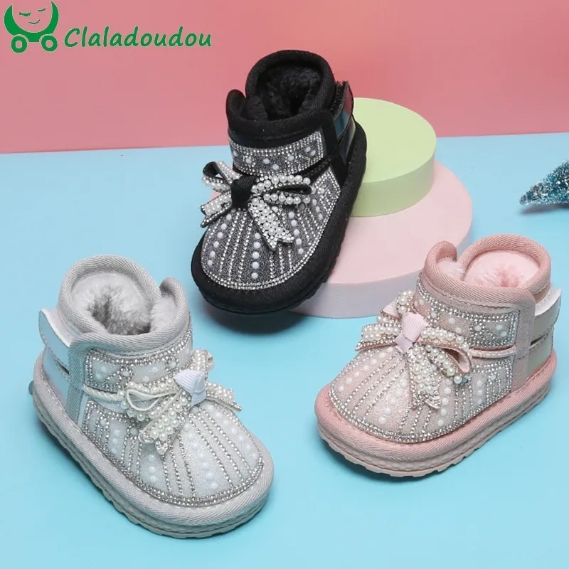 Första vandrare 12155 cm Little Princess Snow Boots med tjocka plysch söta fjärilsknotpärlor Baby Girls Winter Shoes Silver Bling Ankle Boot 230726