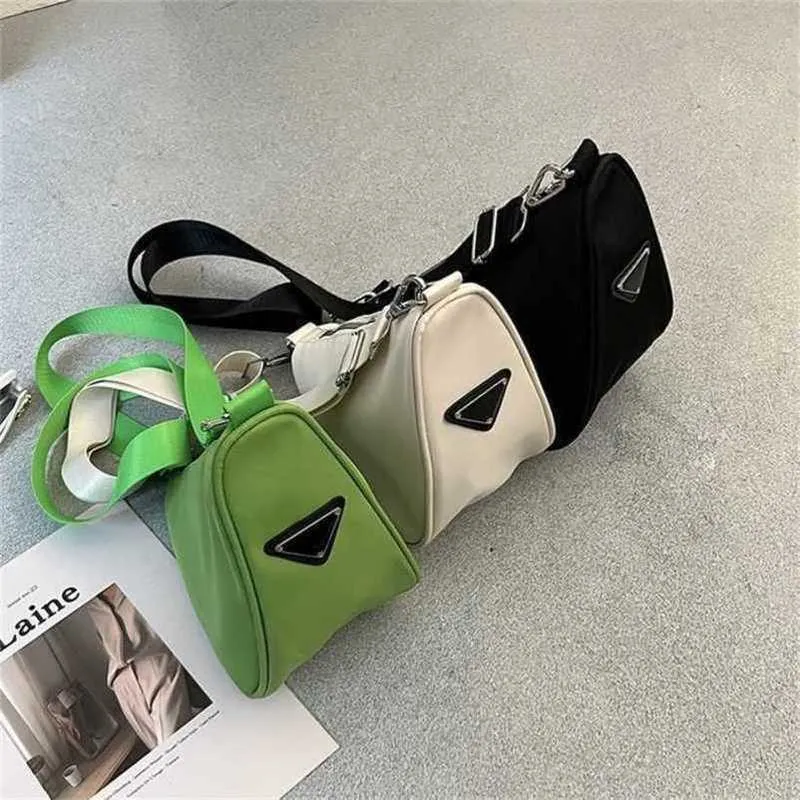 DHgate 2023 New Luxury Triangle Messenger Bag for Women High Quality Niche Small Shoulder Bag Black Bags Luggage Accessories
