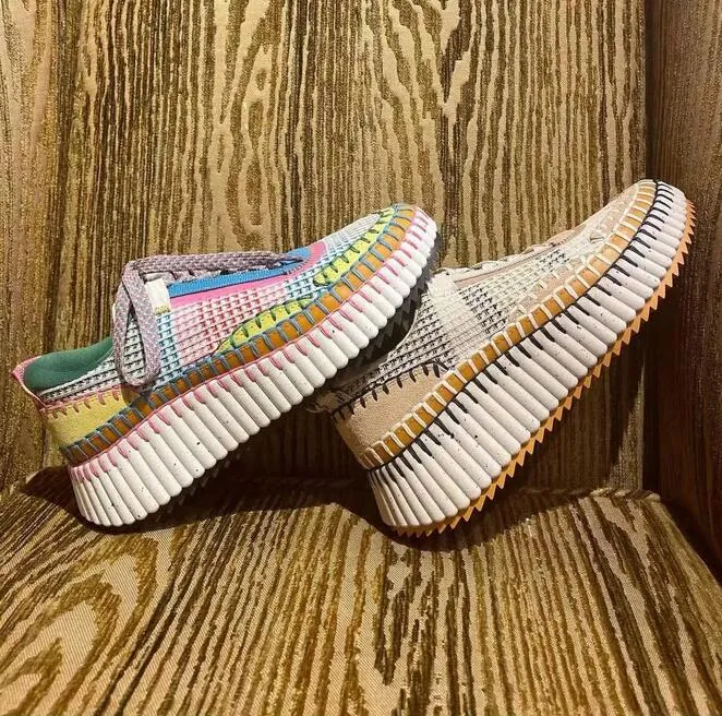 NAMA Sneakers مصممة نساء أحذية غير رسمية نماذج جديدة للبريد القماشي قوس قزح أحذية رياضية يركض