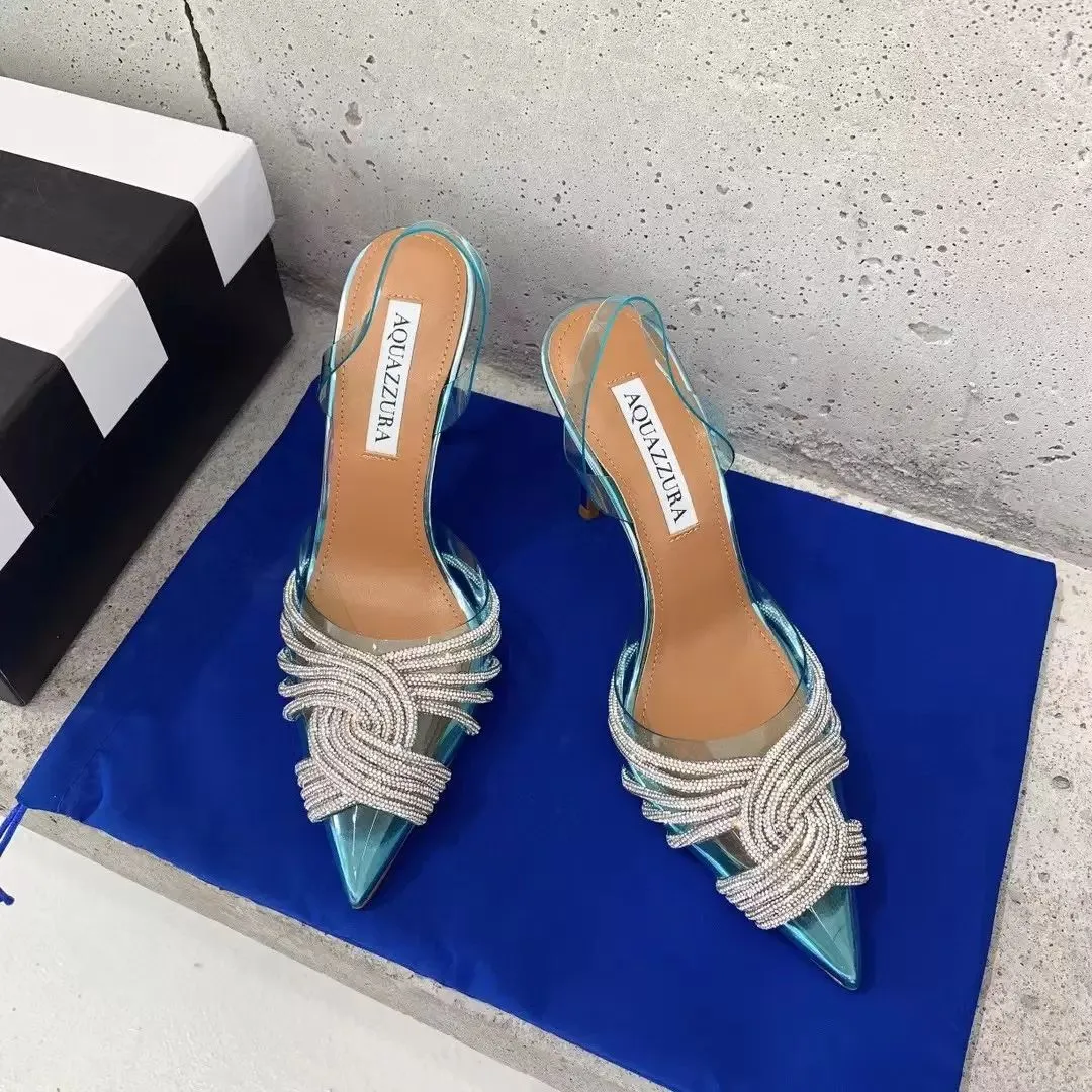 2023 Aquazzura Новое высшее качество дизайнеров каблуки женские сандалии каблуки Crysta Buckle Свадебная одежда туфли каблука сексуальный задняя ремешок 100% кожаный сандал 35-42