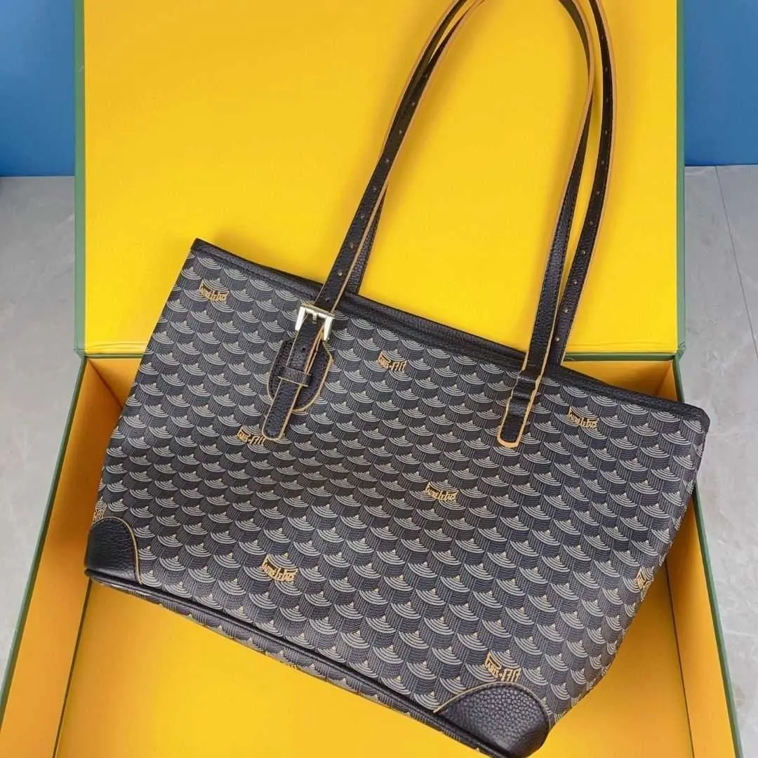 Liz Claiborne Bag Purse Black Gold Alexis FLP Shoulder Flap Saddle Bag |  eBay