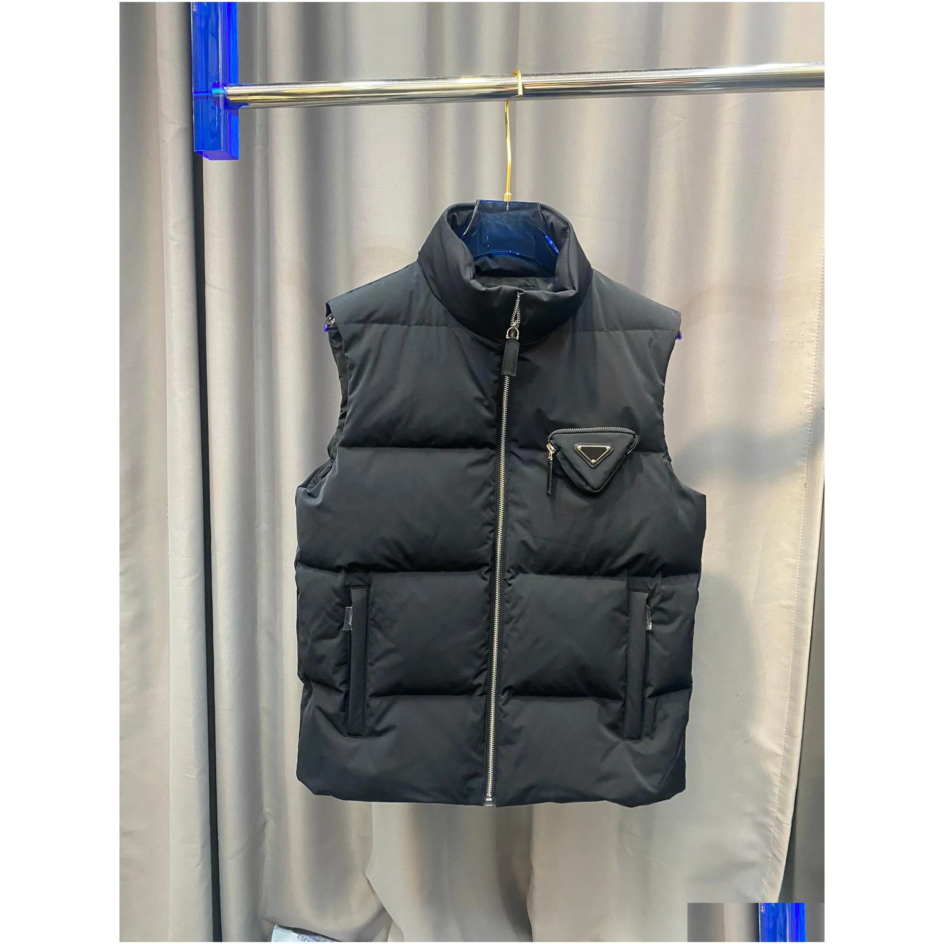 2022 autumn and winter latest mens vest fashion pocket splicing design luxury zipper vertical collar top designer down vest