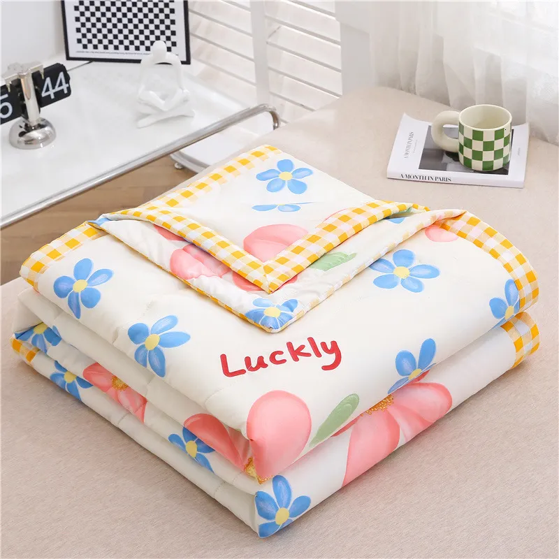 Bedding sets Super Soft Lightweight Summer Quilt King Size Skinfriendly Cooling Comforter Cartoon Print Air Conditioning Quilts Thin Blanket 230725