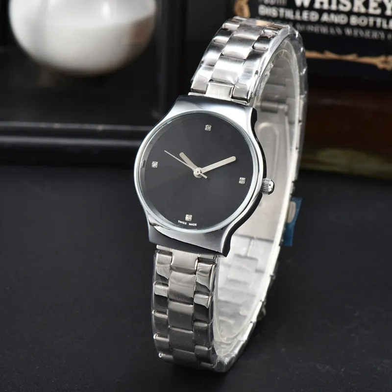 Montre-bracelets pour les femmes 2023 Nouvelles femmes montres pour femmes trois points en quartz montre de haute qualité Top Brand Designer Corloge en acier de la courroie en acier Rad Montre de Luxe Type One