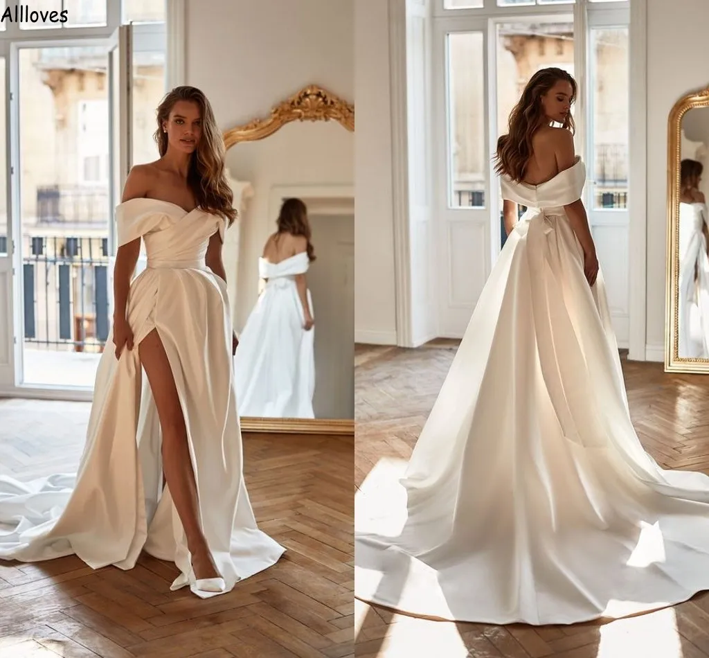 Elegant satin boho trädgård en linje bröllopsklänningar för kvinnor utanför axeln ruched elfenben moderna brudklänningar enkla sexiga hög split brudrockar de marie cl1531