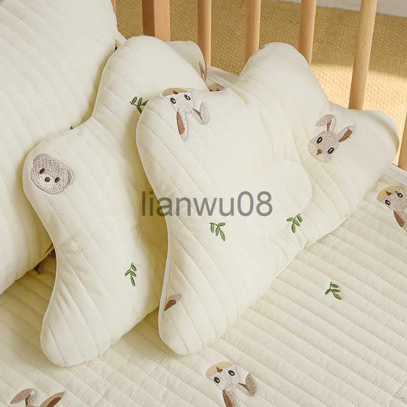 Poduszki w stylu Korea Polow Baby Miękka bawełniana szyja nowonarodzona niemowlę pielęgnacja poduszka kreskówka haftowa poduszka pościel dla dzieci x0726