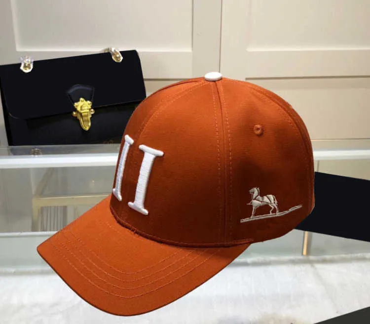 Top Cap Tasarımcılar Şapka Beyzbol Kapakları Trail Basit Klasik Mektup Kapaklar Moda Kadınlar ve Erkekler Güneşlik Kapağı Sporları