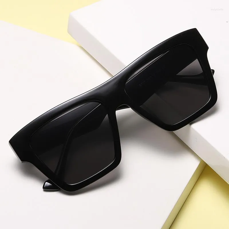 Óculos de sol Verão Fashon Acessórios Luxo Mulher Senhoras Personalidade Retrô Quadrado Casual Óculos Para Adultos Mulheres Homens
