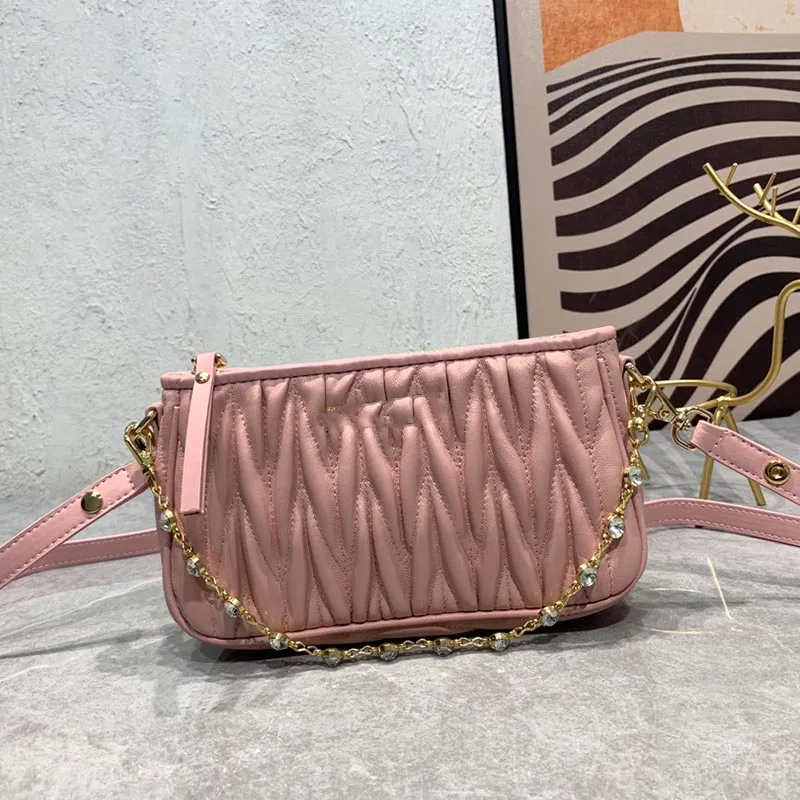 Elmas zincir çanta pembe tasarımcı çanta kadın flep mini çanta pileli koyun derisi cüzdanları crossbody mahjong çanta omuz çantası çantası rhinestone çanta koltuklu çanta debriyaj çantası