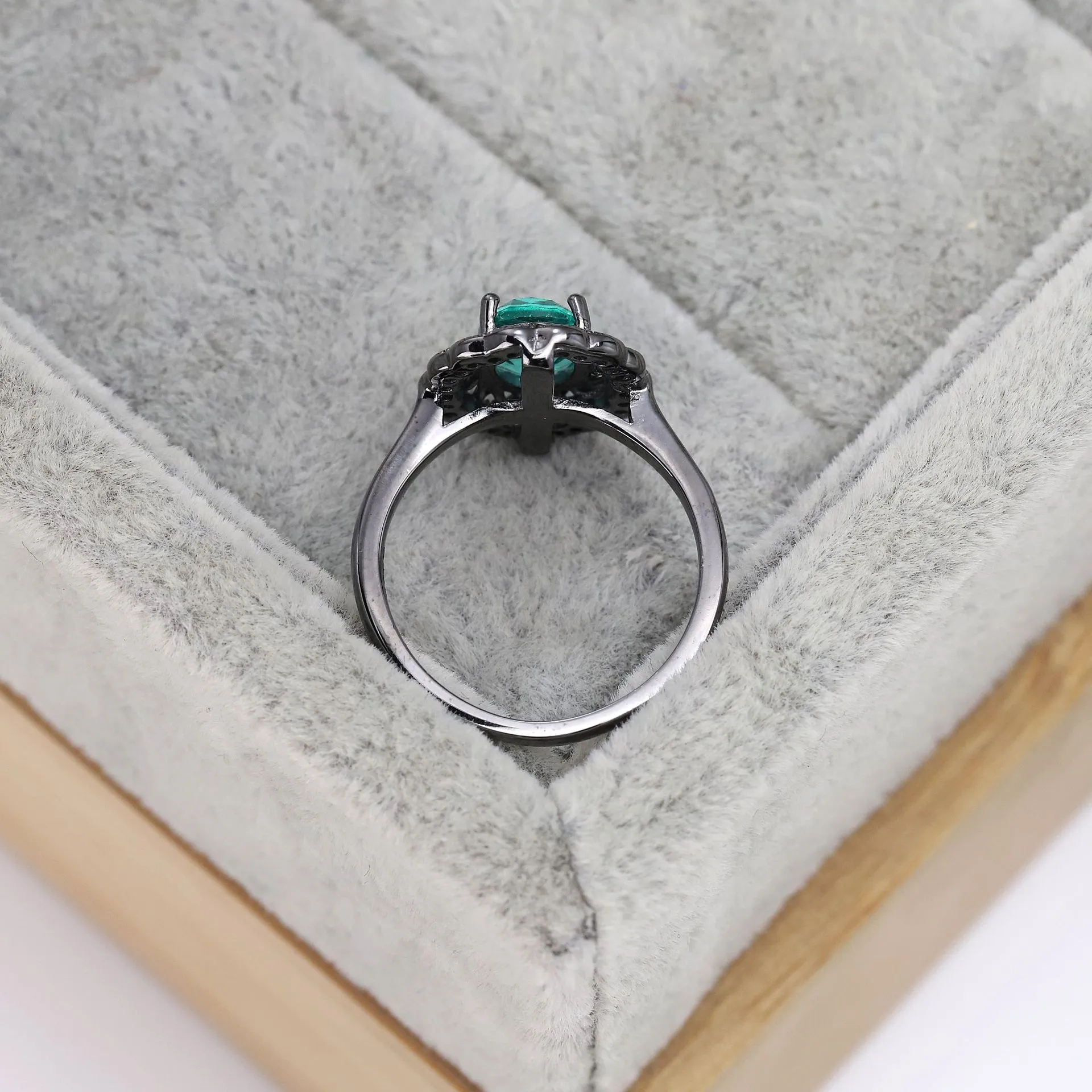 2023 Fashion New S925 Sterling Silver Electroplated Black Diamond Ring European and American Oval Emerald Women's Ring